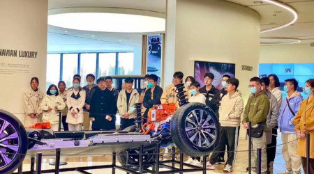 日韩av
师生一行赴沃尔沃成都工厂参观